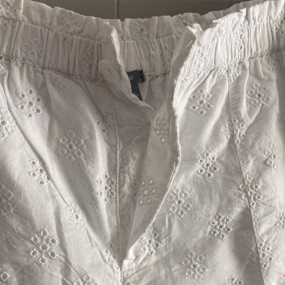 Aerie eyelet embroidered shorts size L - Picture 5 of 9